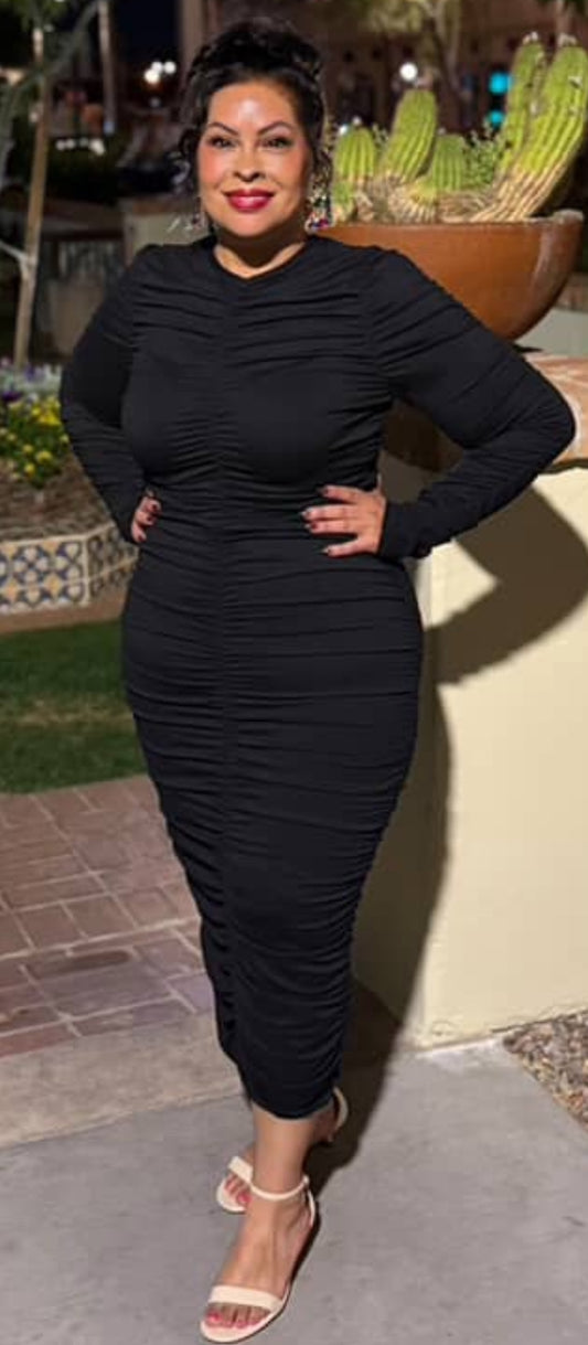 Curvy Ruched Long Sleeve Midi Dress